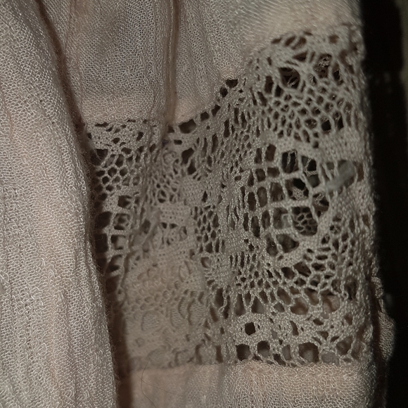American Eagle  Lace shirt - Picture 3 of 4